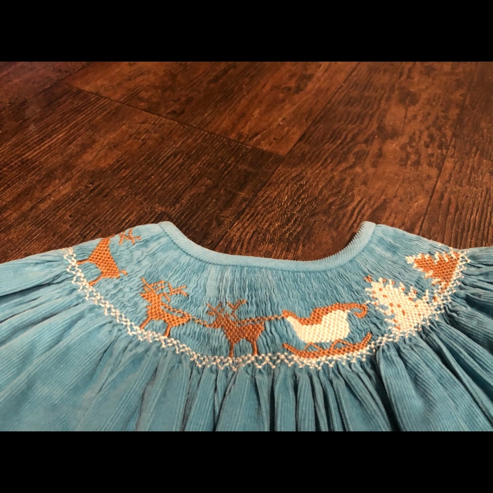 Size 4 Smocked Christmas dress - Picture 2 of 2